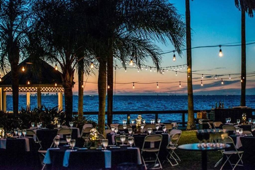 Manatee, Studio202, Beach Steps Away! Pool+Wifi Ruskin Bagian luar foto